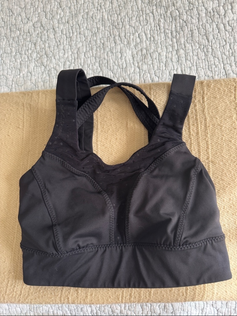 Lululemon Cross-Back mesh Sports Bra